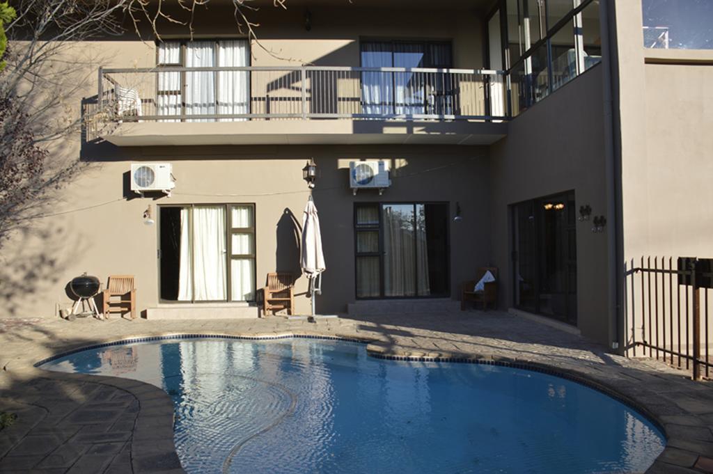 Two Bells Guest House Bloemfontein Exterior foto