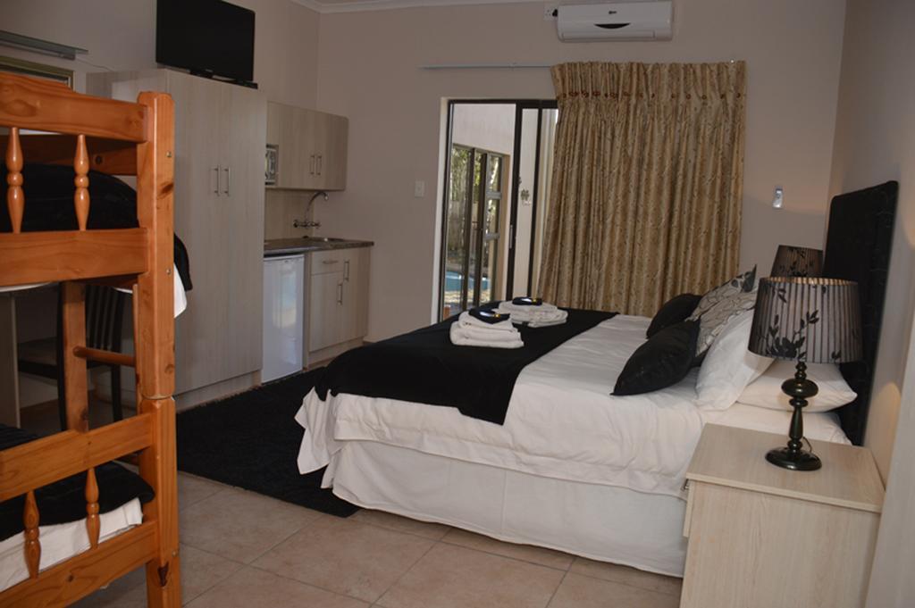 Two Bells Guest House Bloemfontein Quarto foto