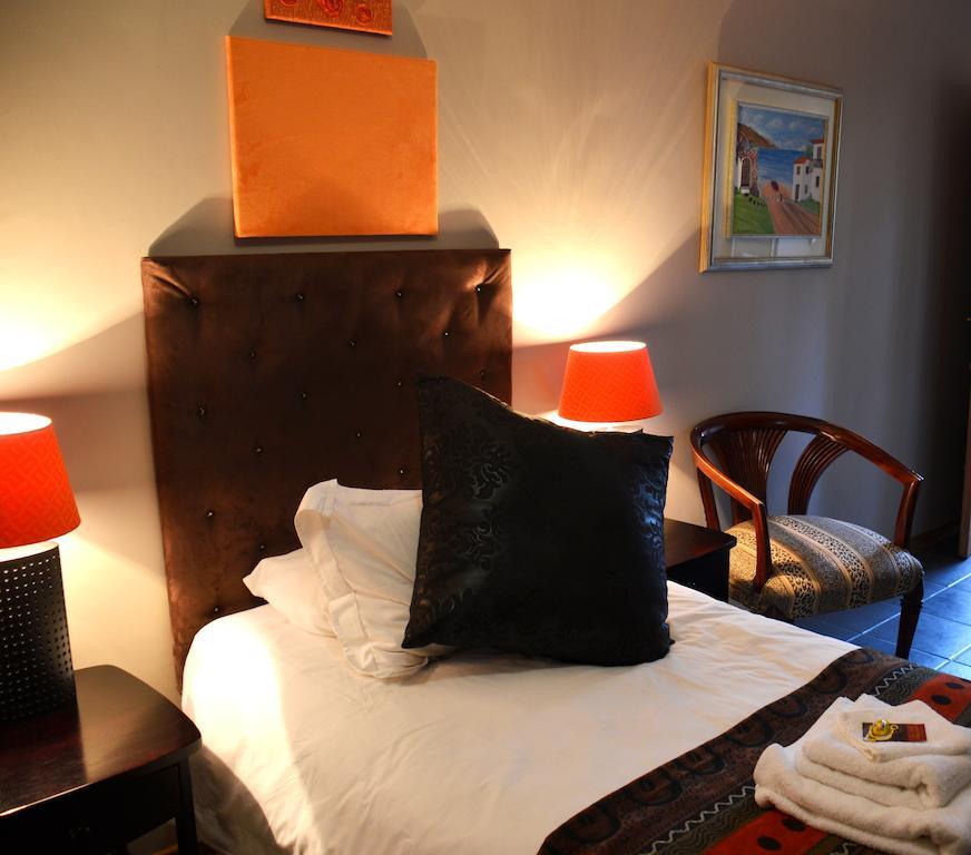 Two Bells Guest House Bloemfontein Quarto foto